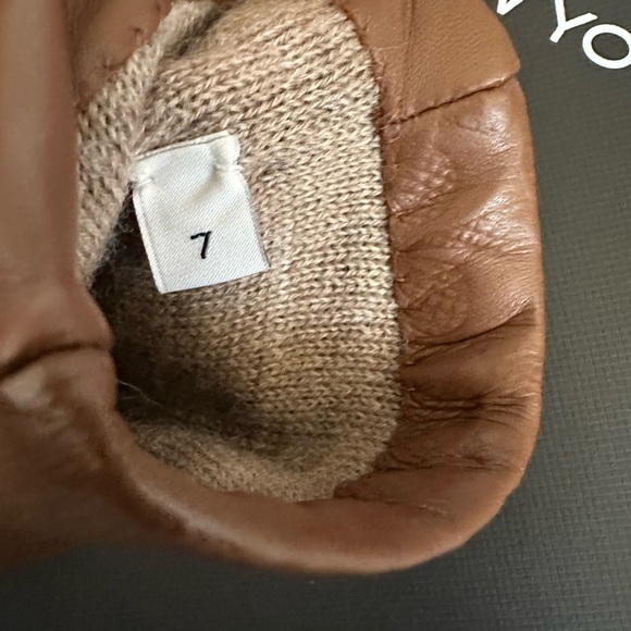 NWT Coach Signature Leather Tech Gloves size 7 $168 retail - Picture 7 of 9